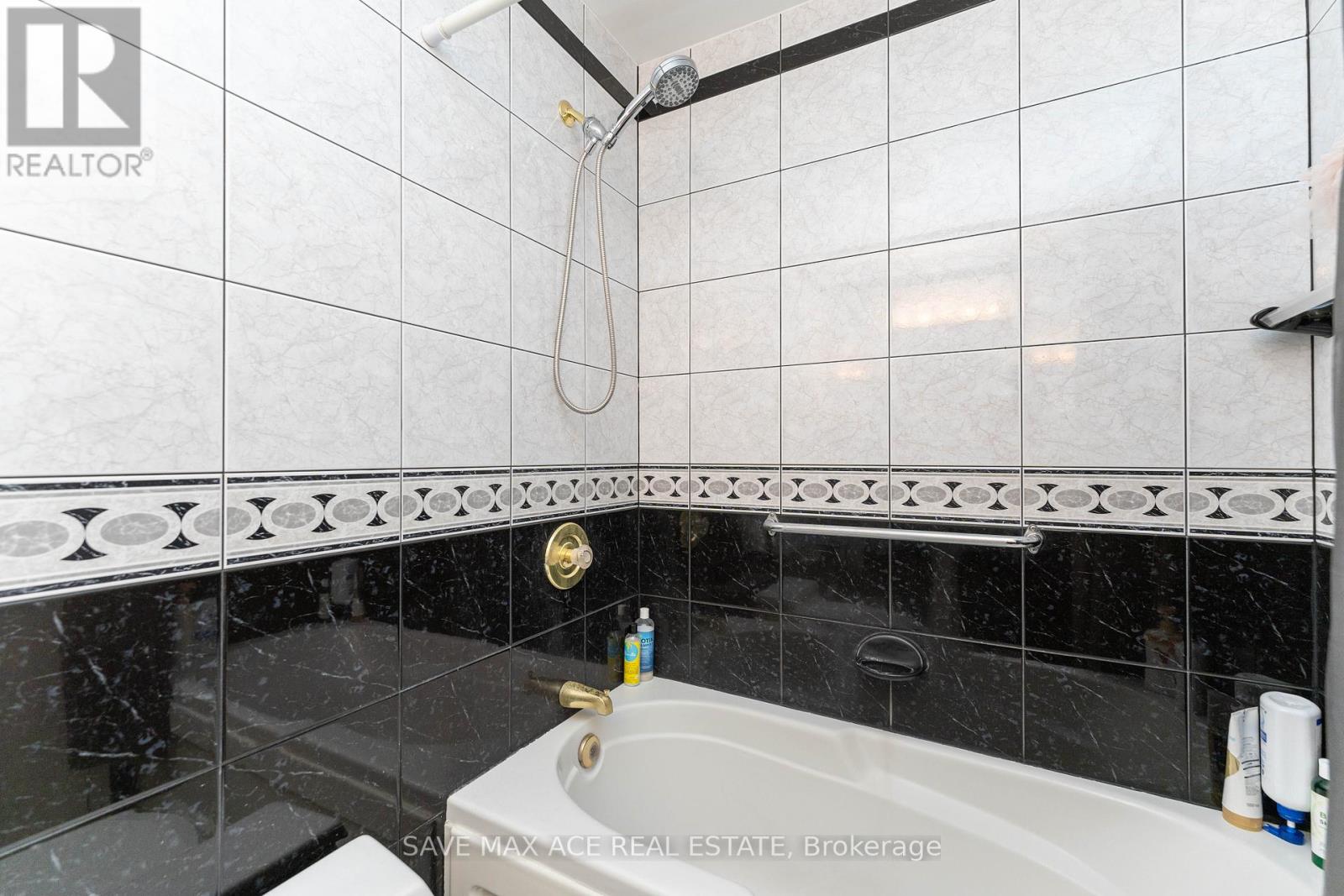 #1207 -3025 Queen Frederica Dr, Mississauga, Ontario  L4Y 3A1 - Photo 23 - W7405146
