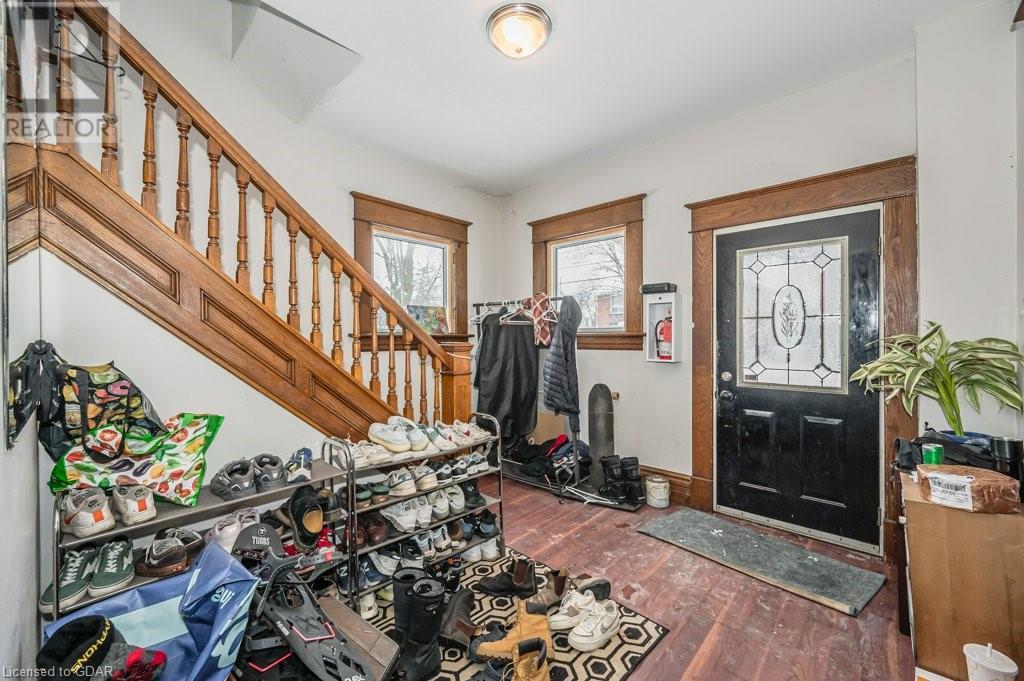 215 Paisley Street, Guelph, Ontario N1H 2P5 (26411147) Cindy Cody