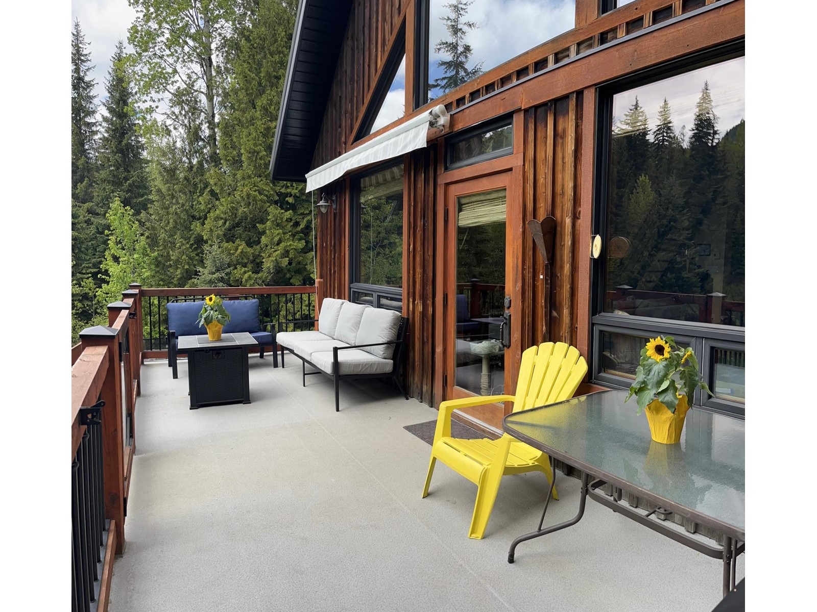 4630 Mann Road, Rossland, British Columbia  V0G 1Y0 - Photo 2 - 2474594