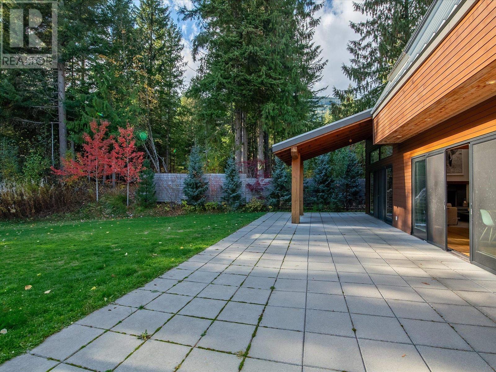 8171 Meadow Lane, Whistler, British Columbia  V8E 0G3 - Photo 23 - R2828157