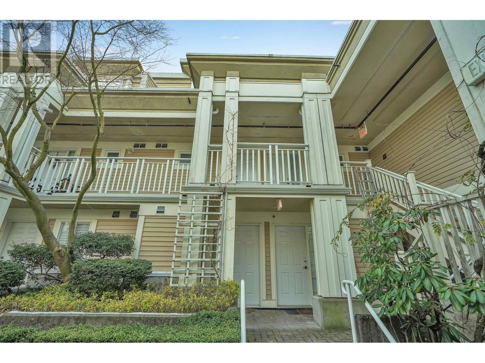 247 2565 W Broadway, Vancouver, British Columbia  V6K 2E9 - Photo 1 - R2842402