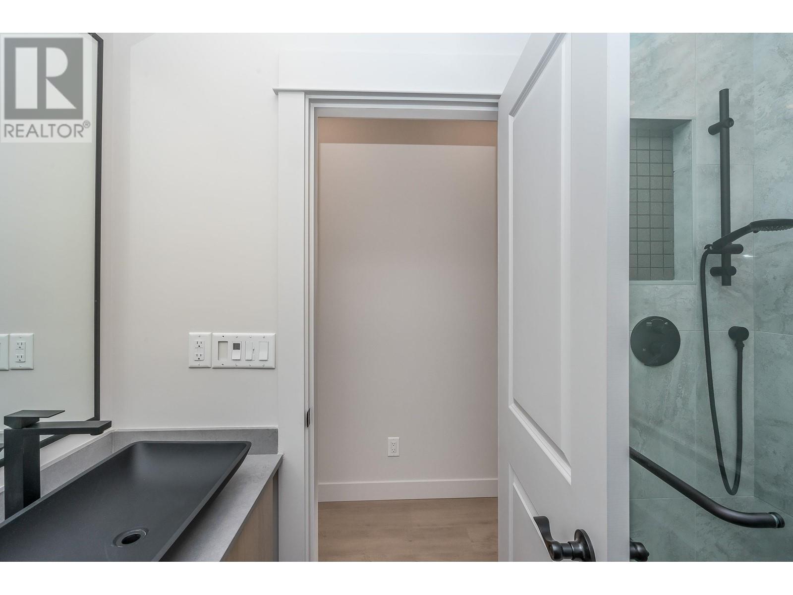 221 Townsend Place, New Westminster, British Columbia  V3L 1L4 - Photo 23 - R2842549