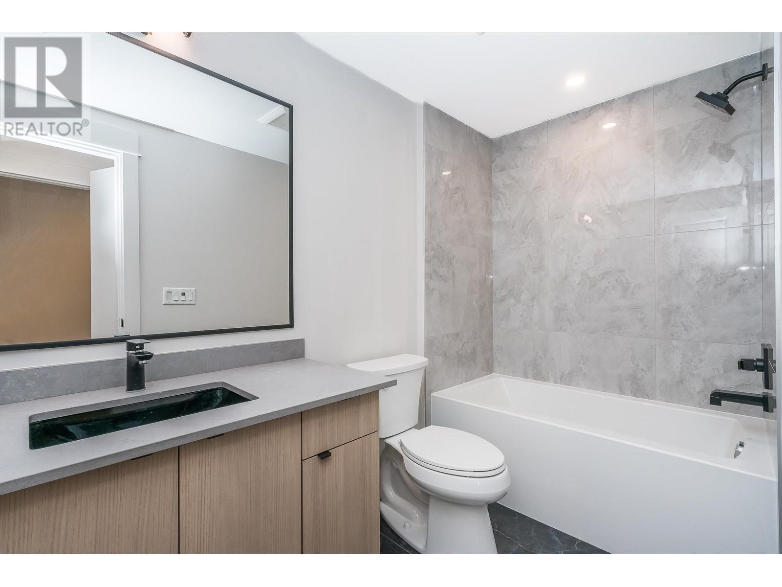 221 Townsend Place, New Westminster, British Columbia  V3L 1L4 - Photo 36 - R2842549