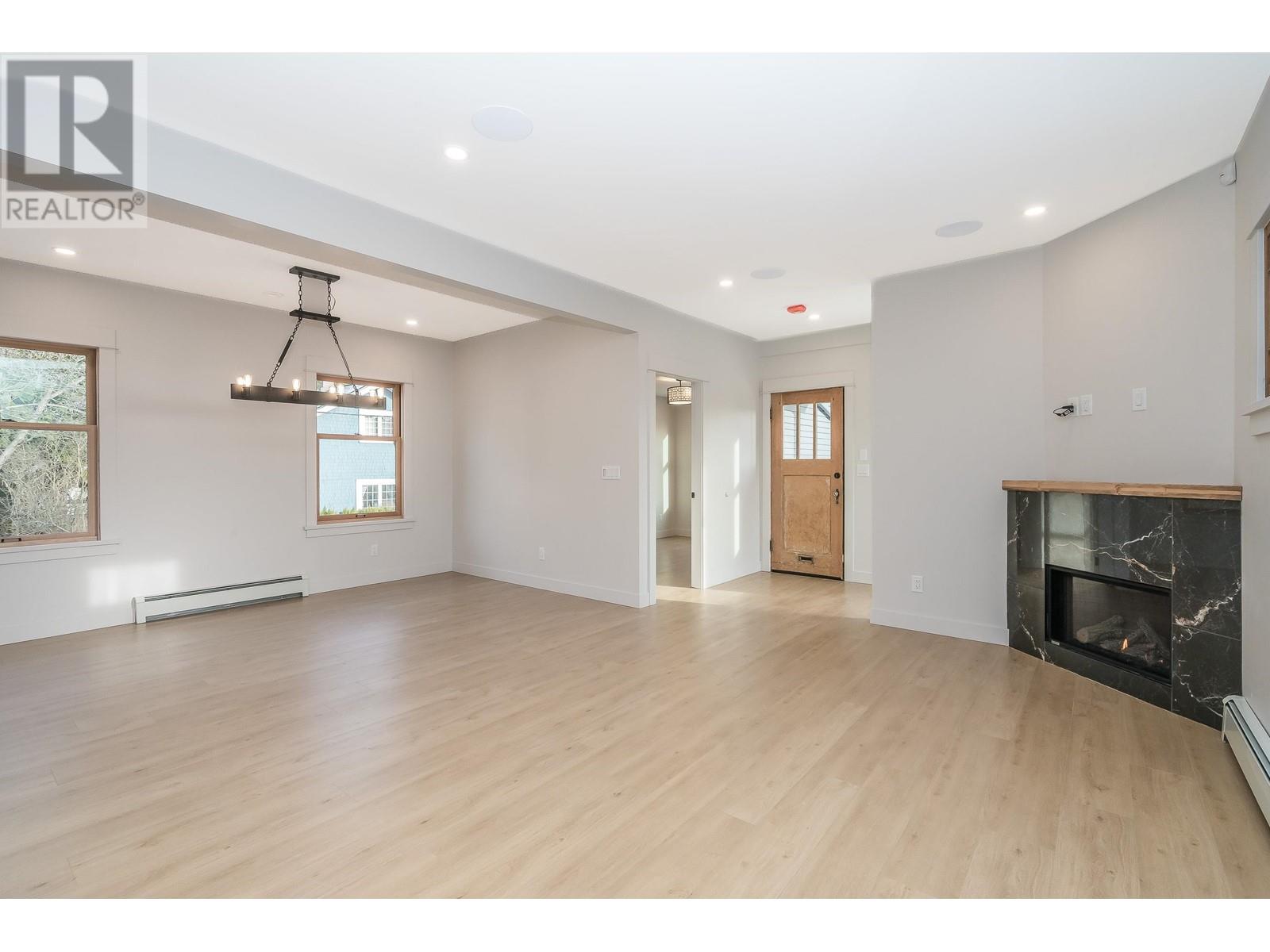 221 Townsend Place, New Westminster, British Columbia  V3L 1L4 - Photo 4 - R2842549