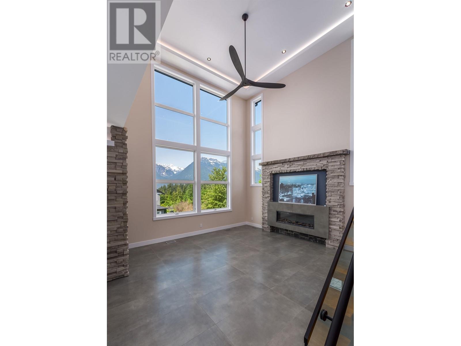40868 The Crescent, Squamish, British Columbia  V8B 0R9 - Photo 15 - R2842606
