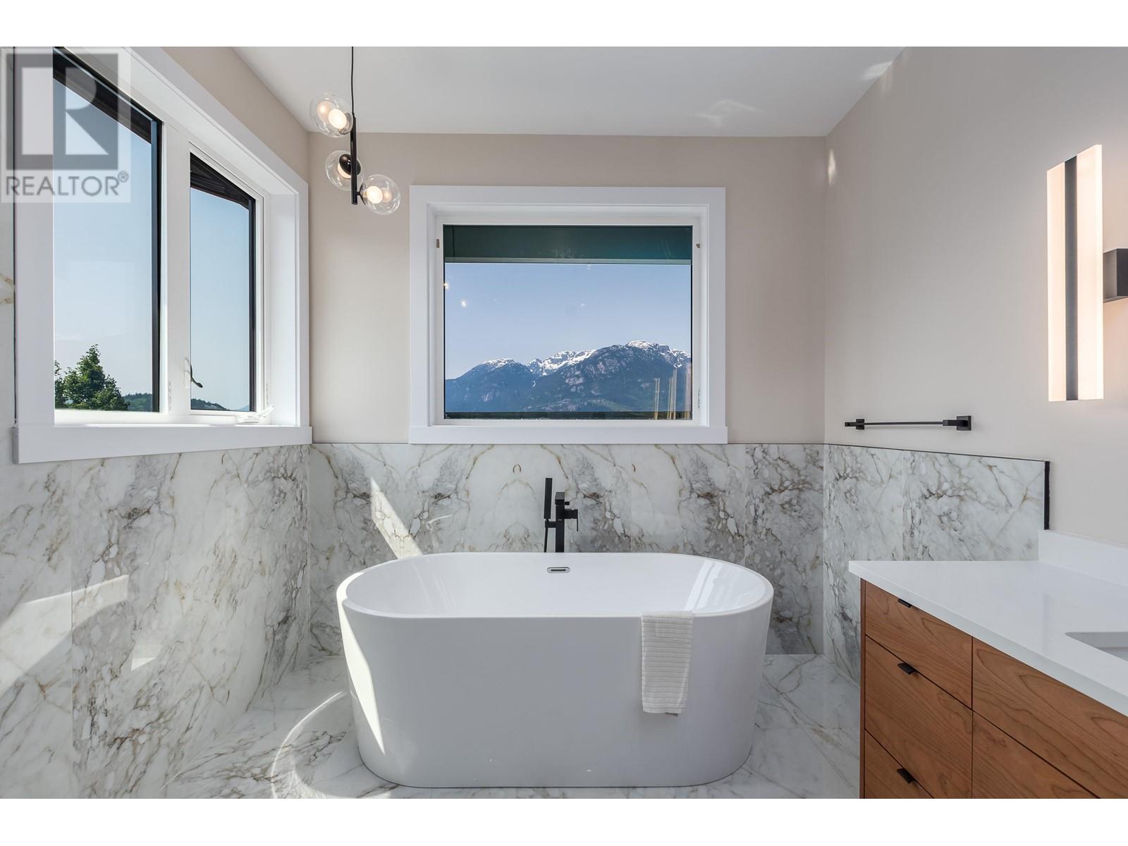 40868 The Crescent, Squamish, British Columbia  V8B 0R9 - Photo 29 - R2842606