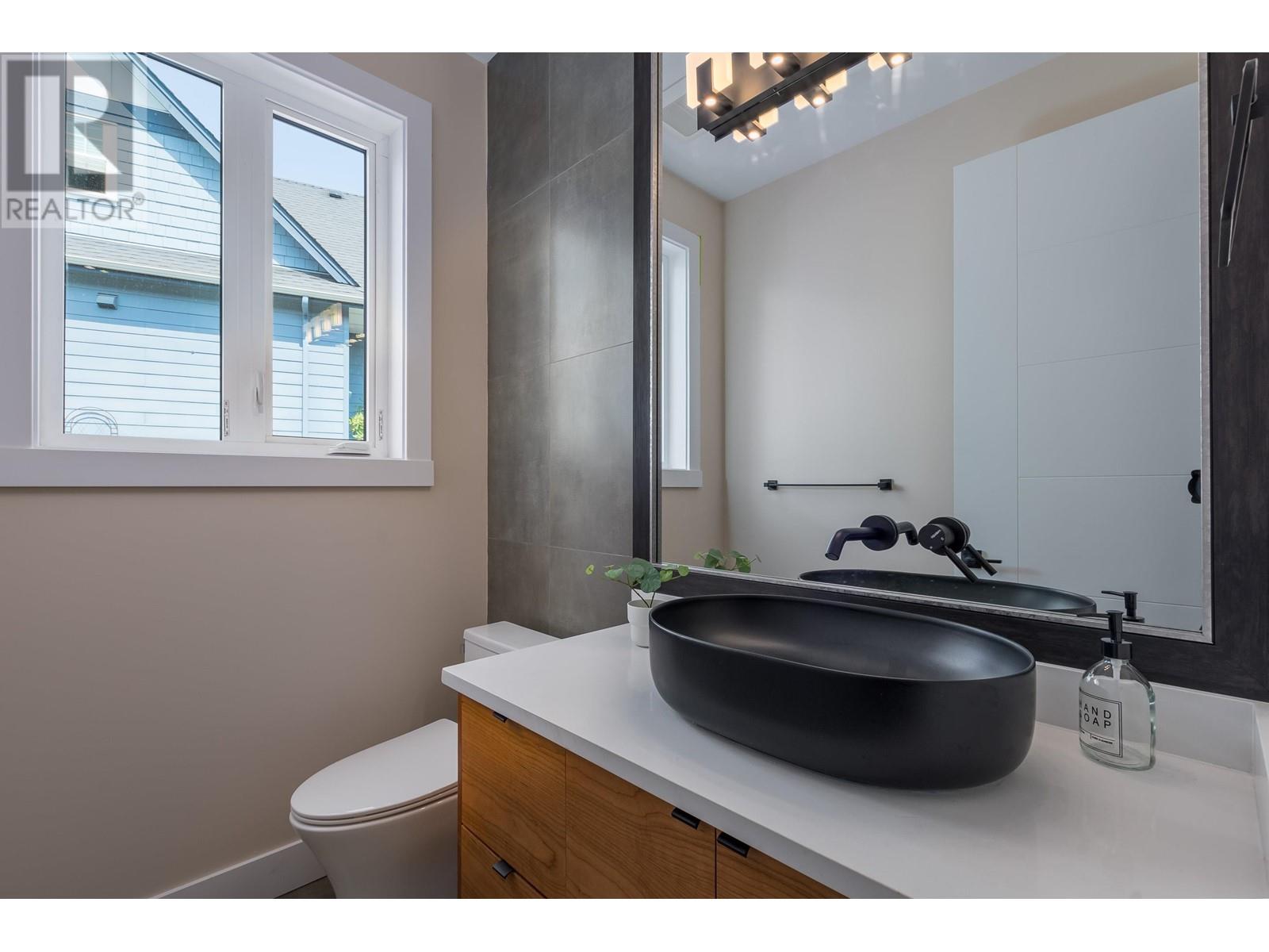 40868 The Crescent, Squamish, British Columbia  V8B 0R9 - Photo 32 - R2842606