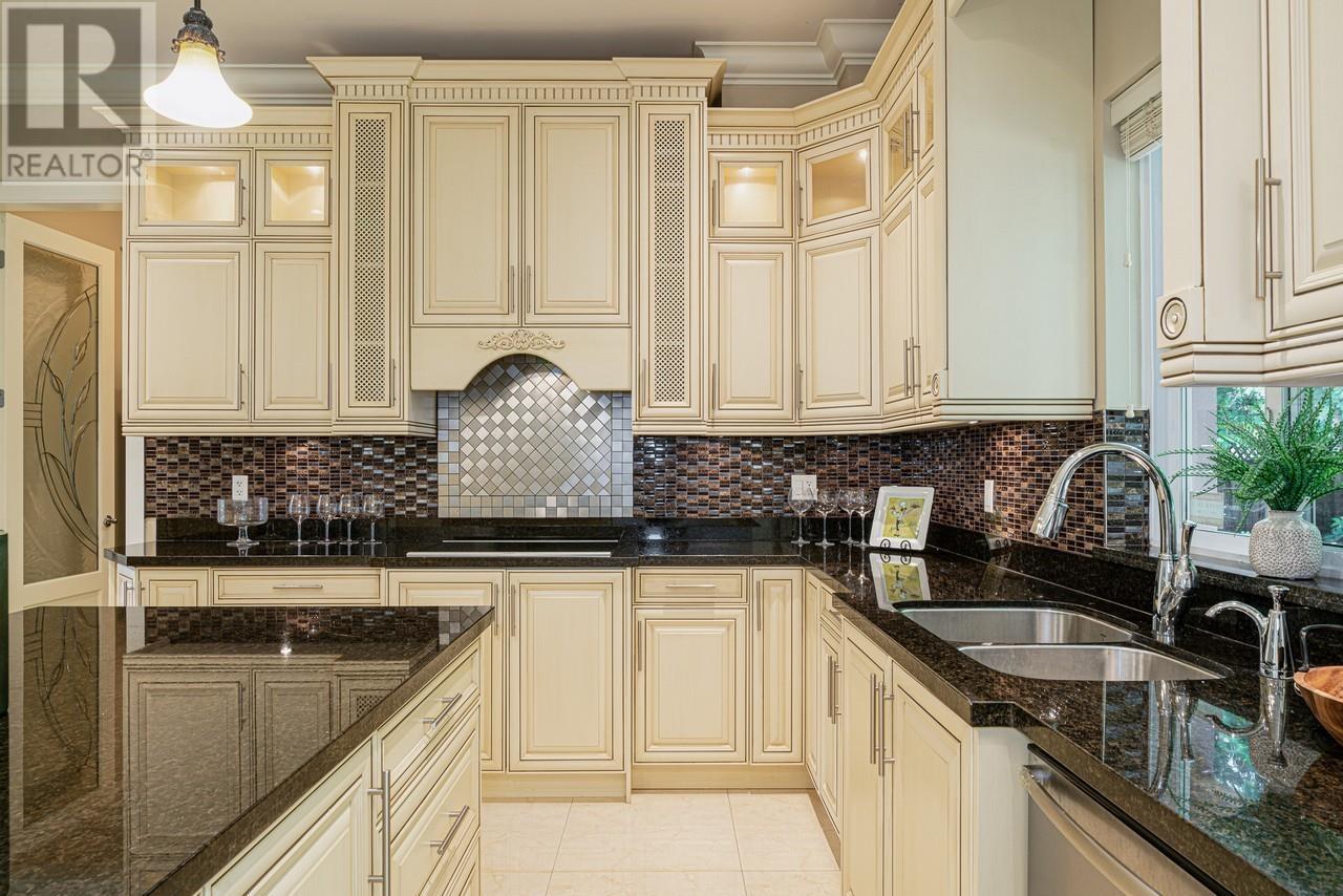 Listing Picture 13 of 33 : 6391 CLEMATIS DRIVE, Richmond / 烈治文 - 魯藝地產 Yvonne Lu Group - MLS Medallion Club Member