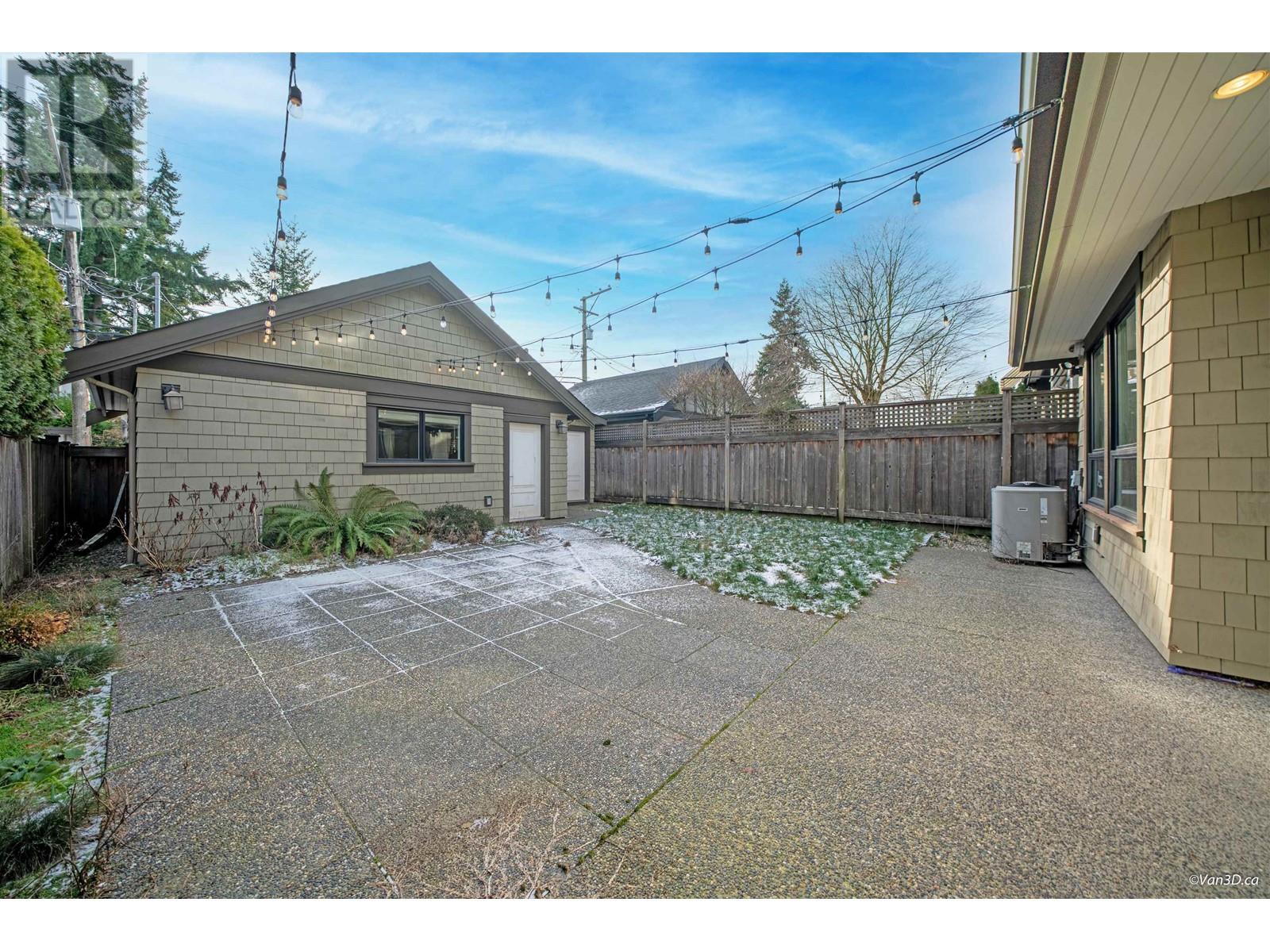 Listing Picture 38 of 40 : 4682 W 6TH AVENUE, Vancouver / 溫哥華 - 魯藝地產 Yvonne Lu Group - MLS Medallion Club Member