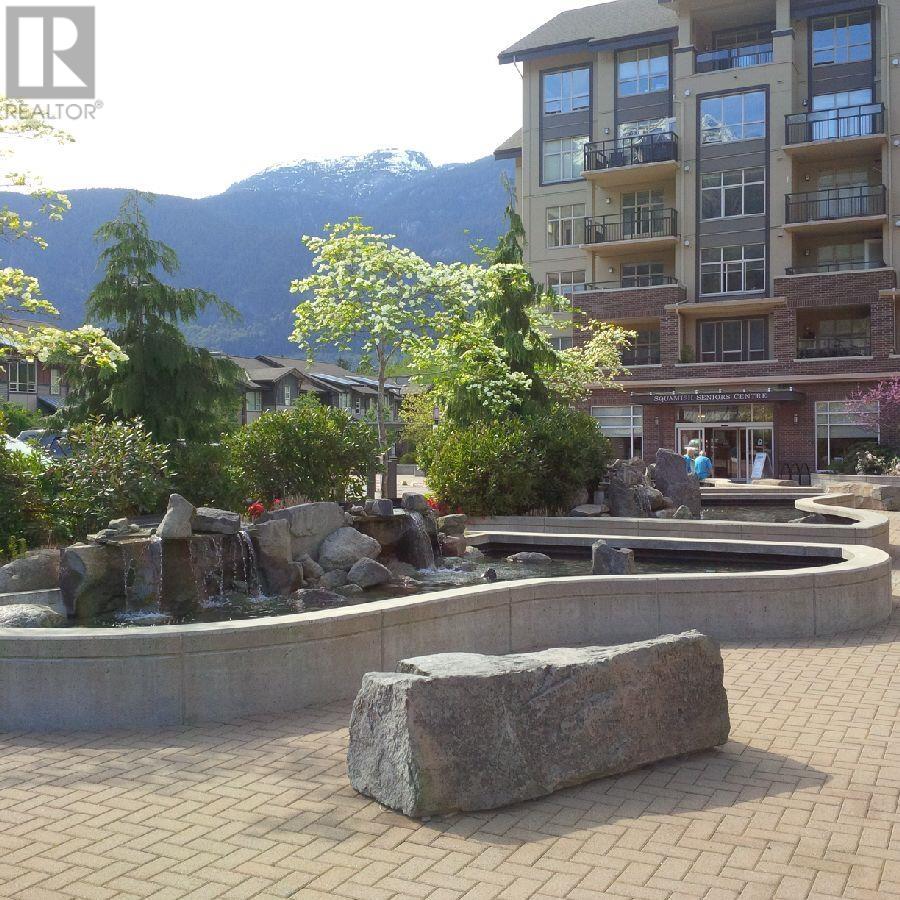 1241 Village Green Way, Squamish, British Columbia  V8B 0A6 - Photo 3 - C8056861