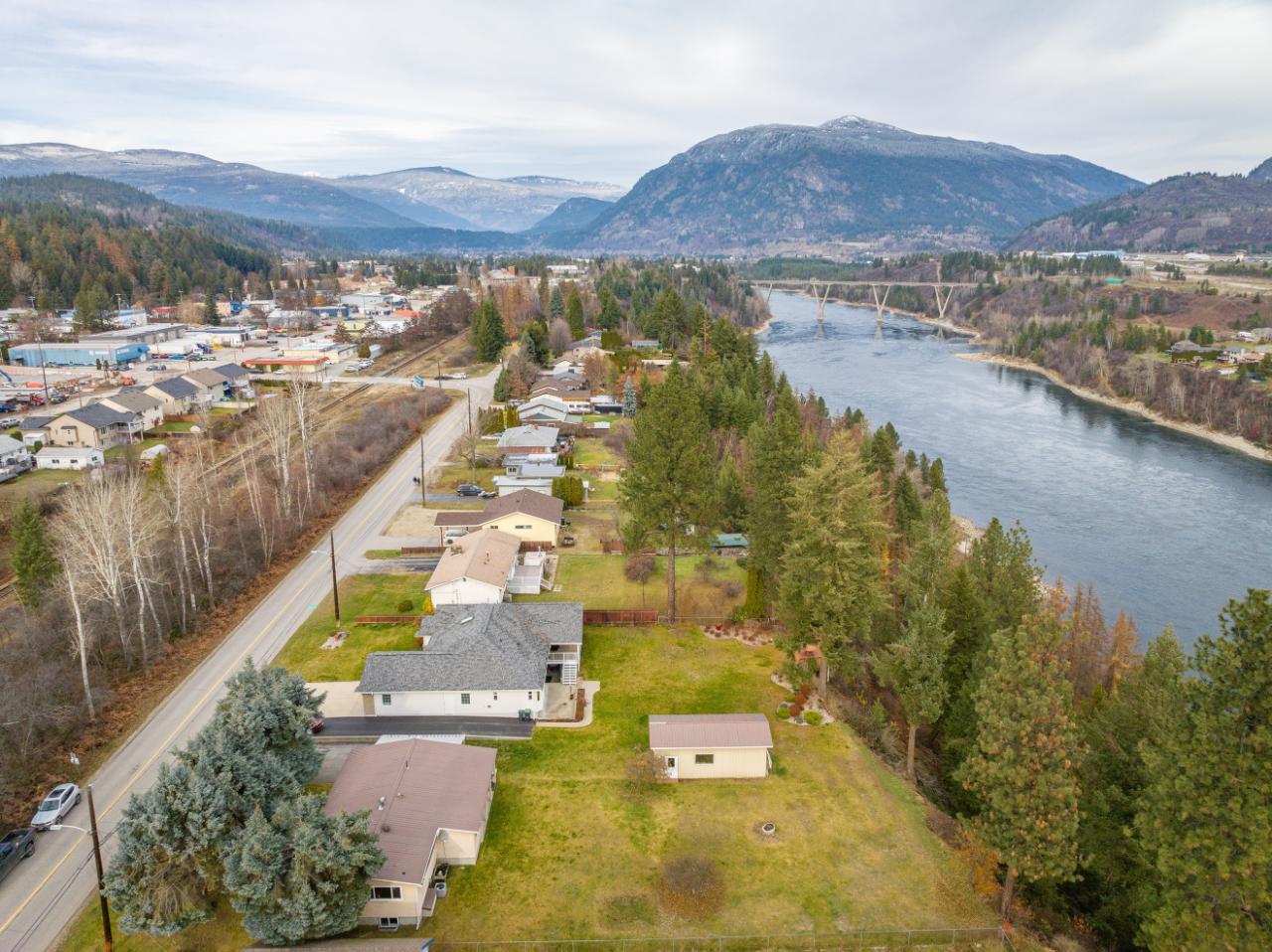 2517 5th Ave, Castlegar, British Columbia  V1N 2T6 - Photo 60 - 2474618