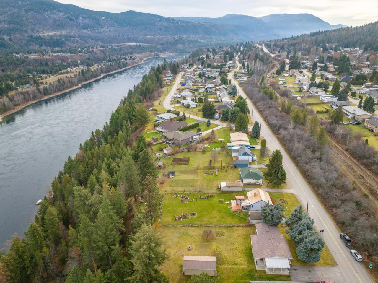 2517 5th Ave, Castlegar, British Columbia  V1N 2T6 - Photo 61 - 2474618