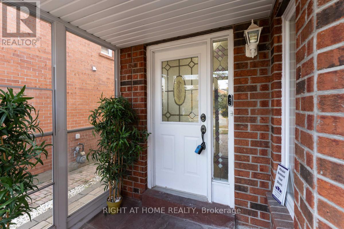 4012 Colonial Dr, Mississauga, Ontario  L5L 4K3 - Photo 4 - W8009626