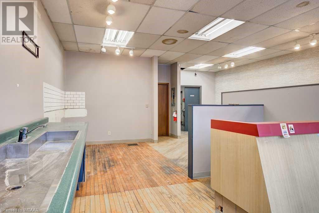 358 Dundas Street, Woodstock, Ontario  N4S 1B7 - Photo 3 - 40530991