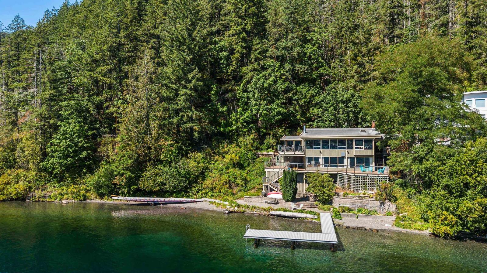 44 Lakeshore Drive, Cultus Lake, British Columbia  V2R 5A1 - Photo 3 - R2842918