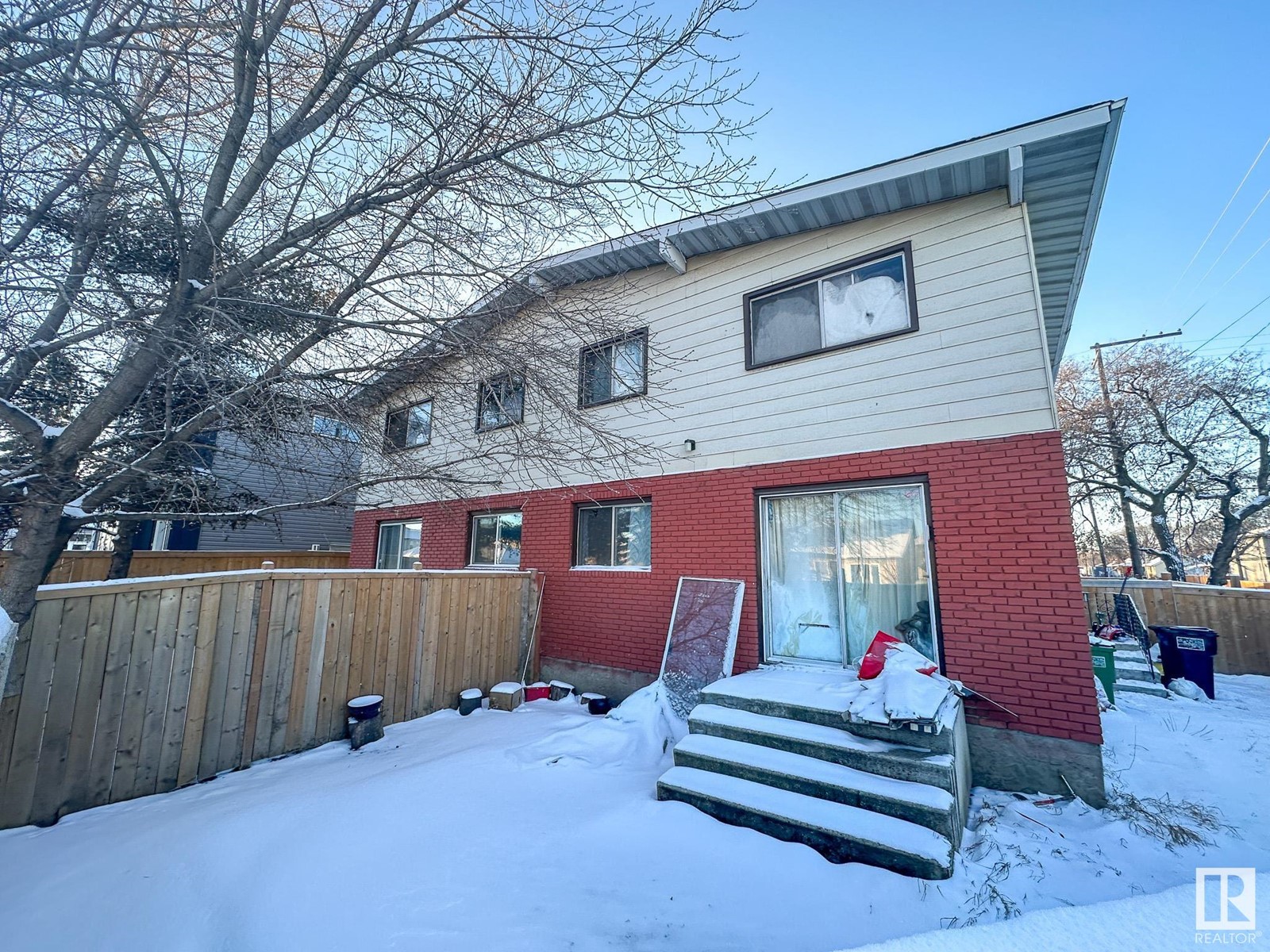 8205 115 AV NW, edmonton, Alberta