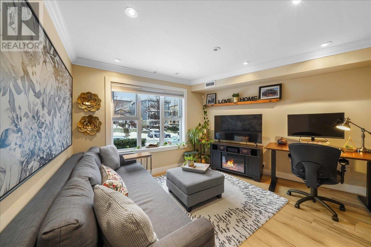 2053 Triumph Street, Vancouver, British Columbia  V5L 1K7 - Photo 2 - R2843061
