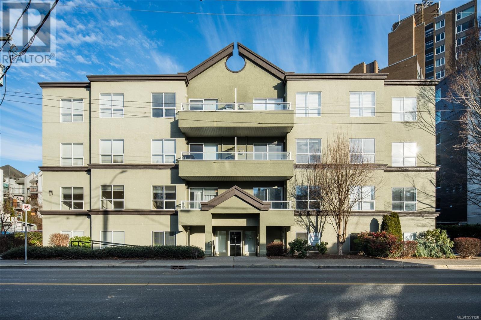 305 832 Fisgard St, victoria, British Columbia