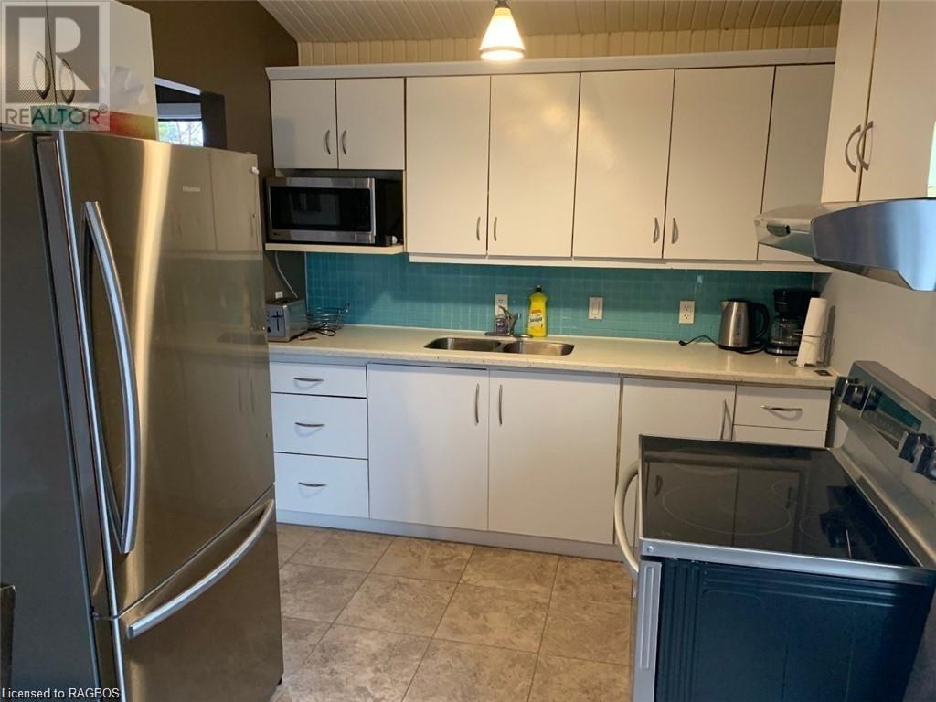 651 Main Street, Sauble Beach, Ontario  N0H 2G0 - Photo 32 - 40468408