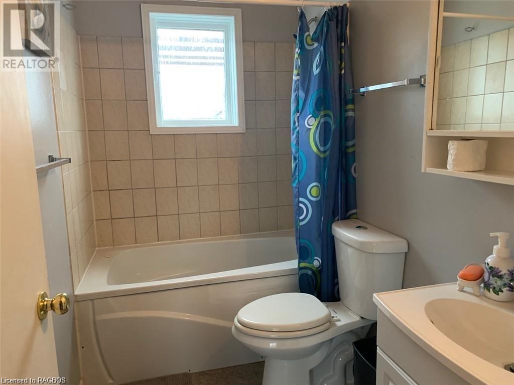 651 Main Street, Sauble Beach, Ontario  N0H 2G0 - Photo 33 - 40468408