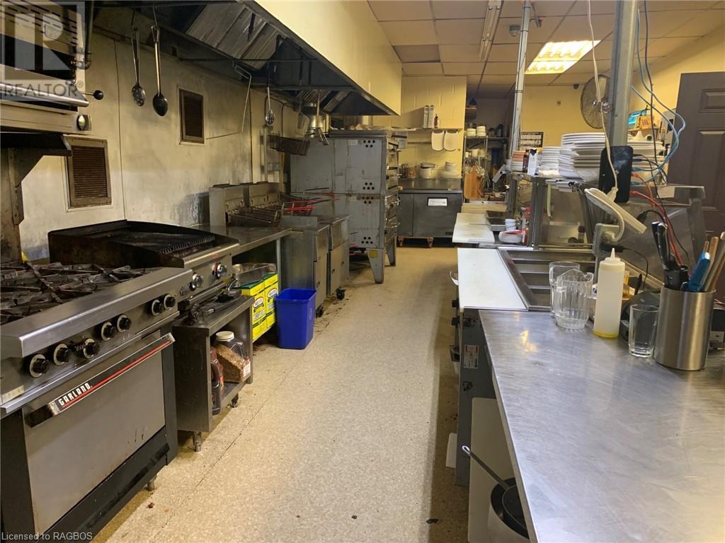 651 Main Street, Sauble Beach, Ontario  N0H 2G0 - Photo 28 - 40468408