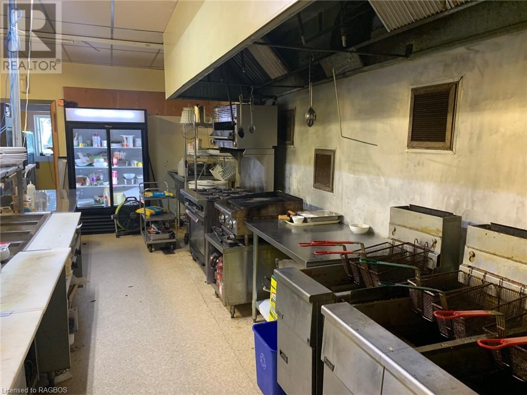 651 Main Street, Sauble Beach, Ontario  N0H 2G0 - Photo 25 - 40468408