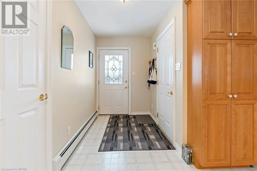 301 Bethune Crescent, Goderich, Ontario  N7A 4M6 - Photo 5 - 40531166