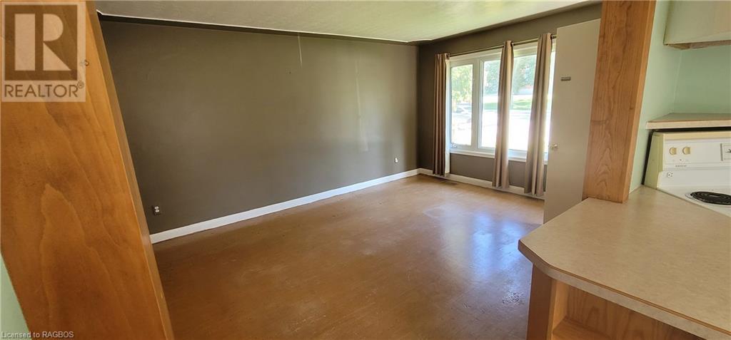 565 Waterloo Street, Mount Forest, Ontario  N0G 2L3 - Photo 4 - 40531750