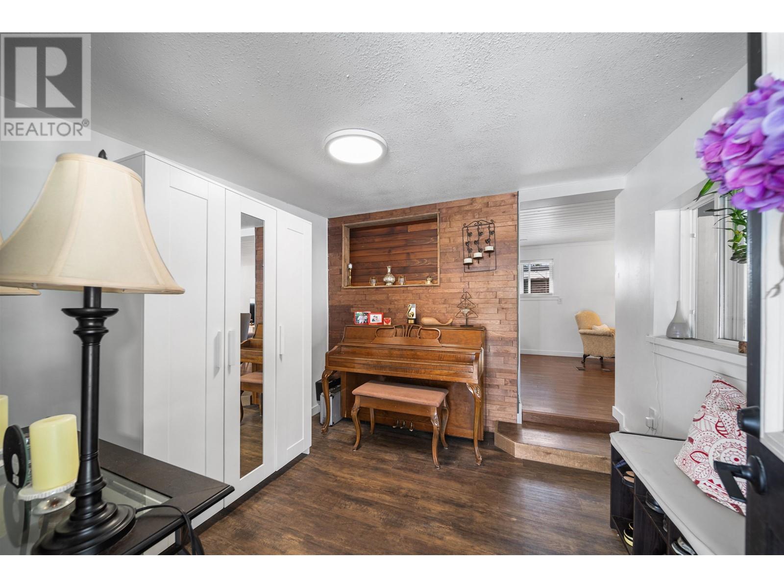 4 39768 Government Road, Squamish, British Columbia  V8B 0G3 - Photo 5 - R2843271