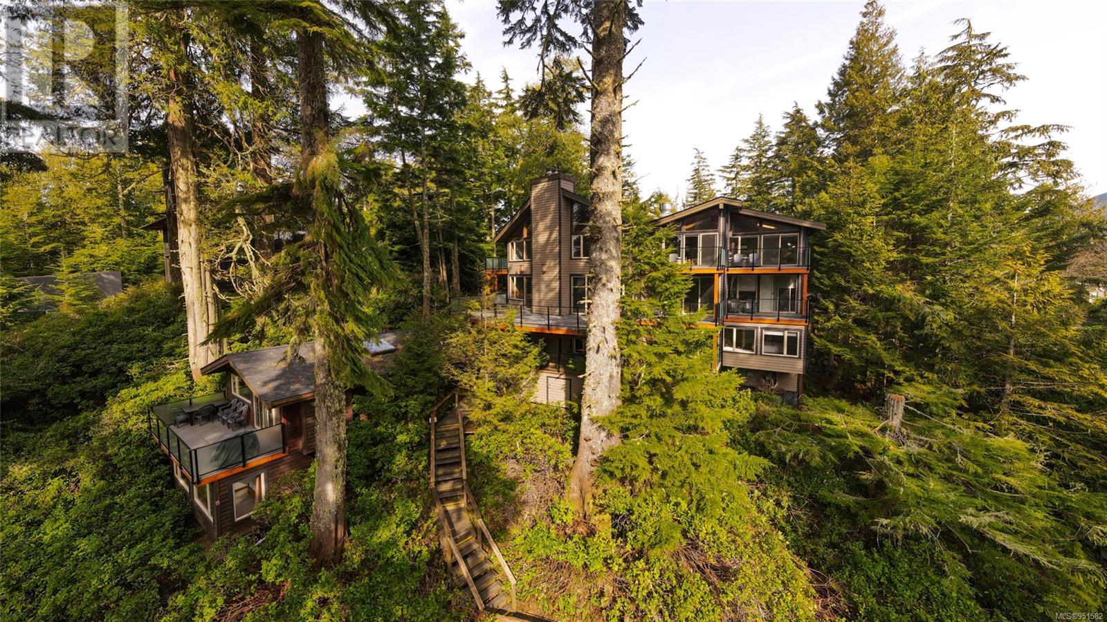 330 Reef Point Rd, ucluelet, British Columbia