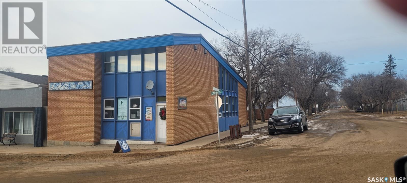 1020 Centre Street, Rockglen, Saskatchewan  S0H 3R0 - Photo 1 - SK956476