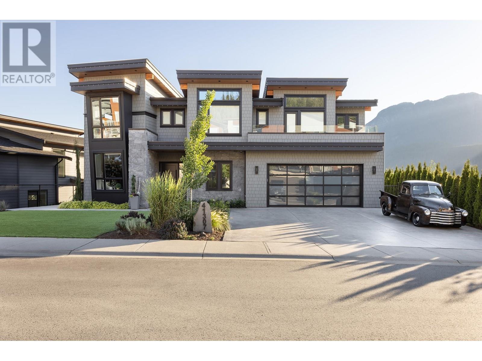 41307 Horizon Drive, Squamish, British Columbia  V8B 0Y7 - Photo 1 - R2843342