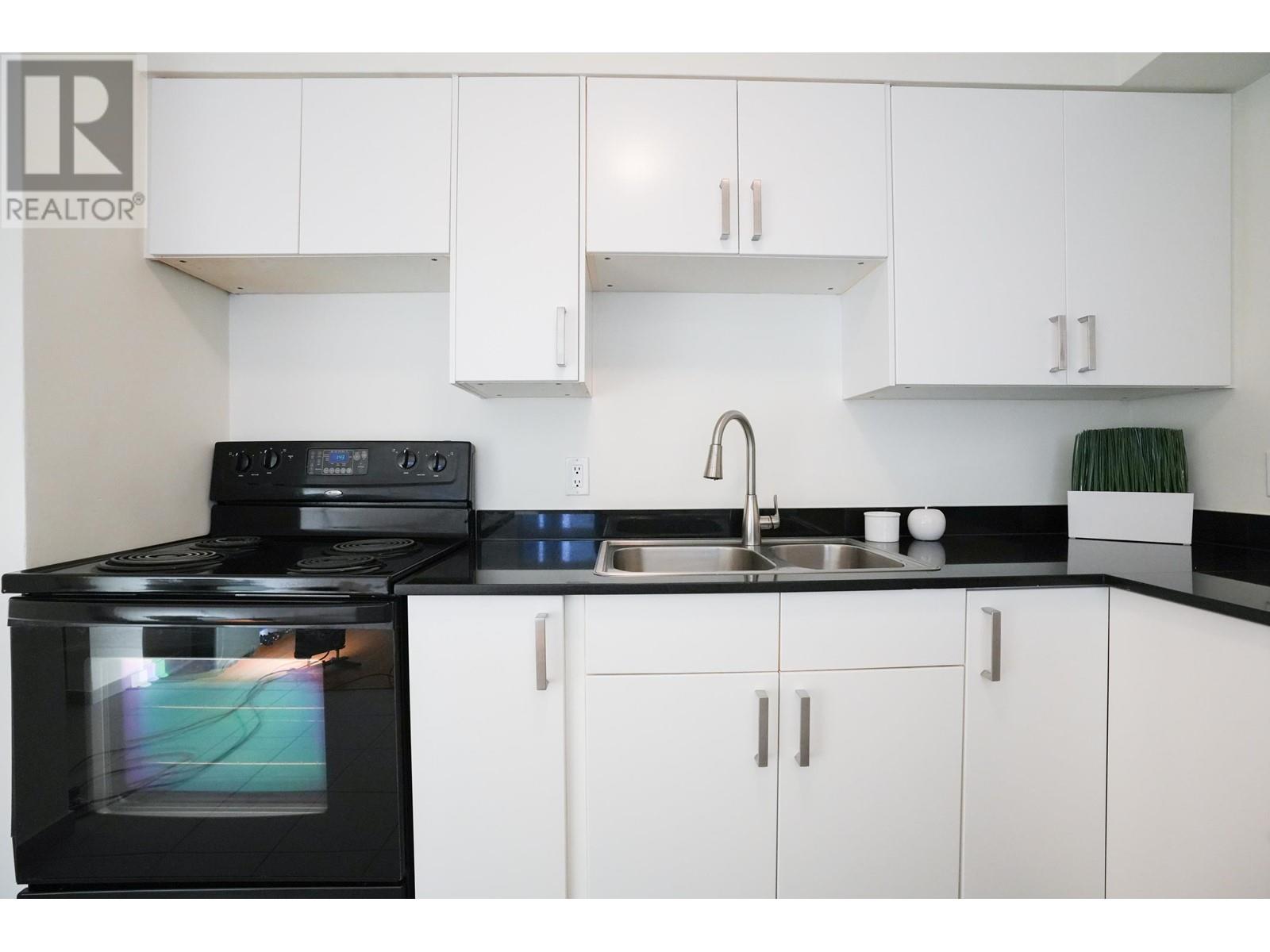 303 1050 Jervis Street, Vancouver, British Columbia  V6E 2C1 - Photo 2 - R2843381