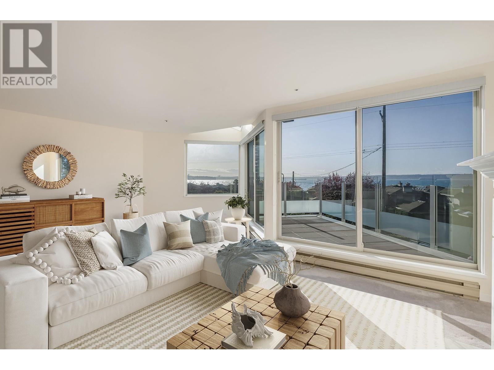 208 2433 Bellevue Avenue, West Vancouver, British Columbia  V7V 1E1 - Photo 1 - R2843432