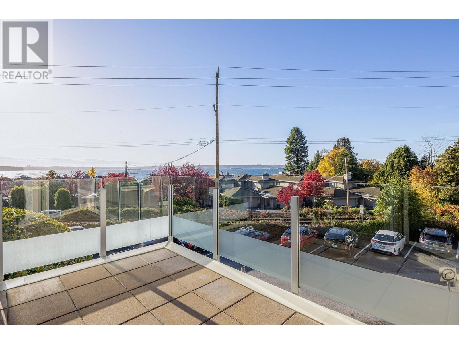 208 2433 Bellevue Avenue, West Vancouver, British Columbia  V7V 1E1 - Photo 4 - R2843432