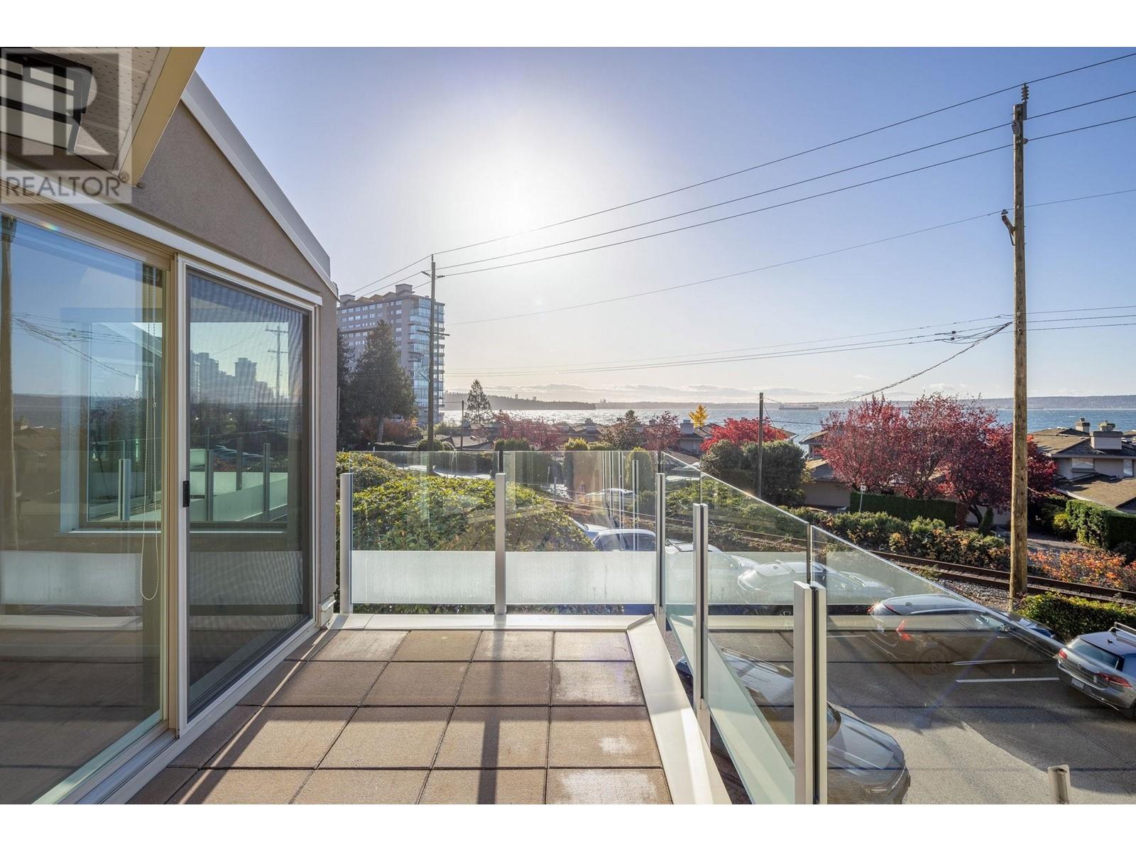 208 2433 Bellevue Avenue, West Vancouver, British Columbia  V7V 1E1 - Photo 5 - R2843432