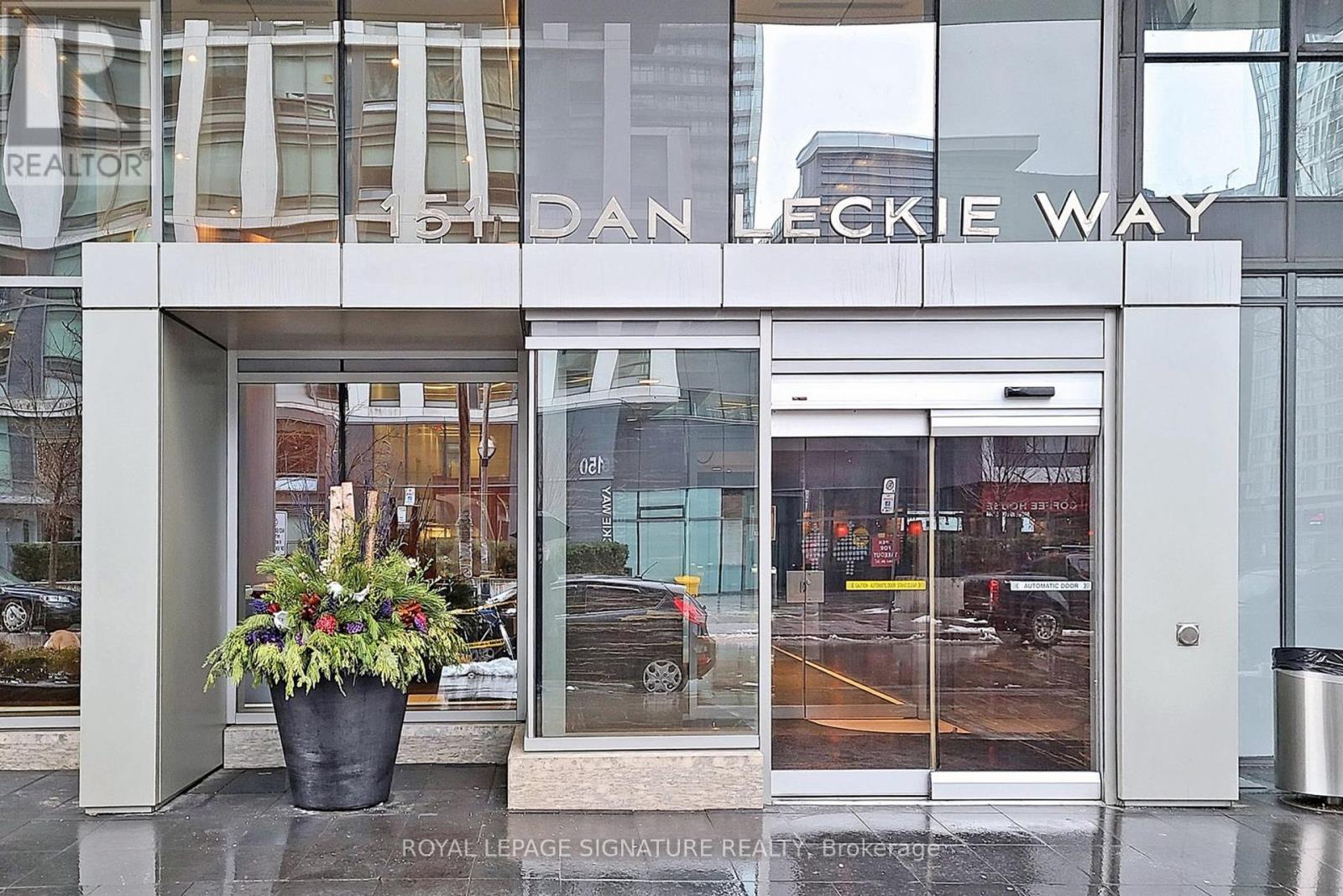 #321 -151 Dan Leckie Way, Toronto, Ontario  M5V 4B2 - Photo 6 - C8016142
