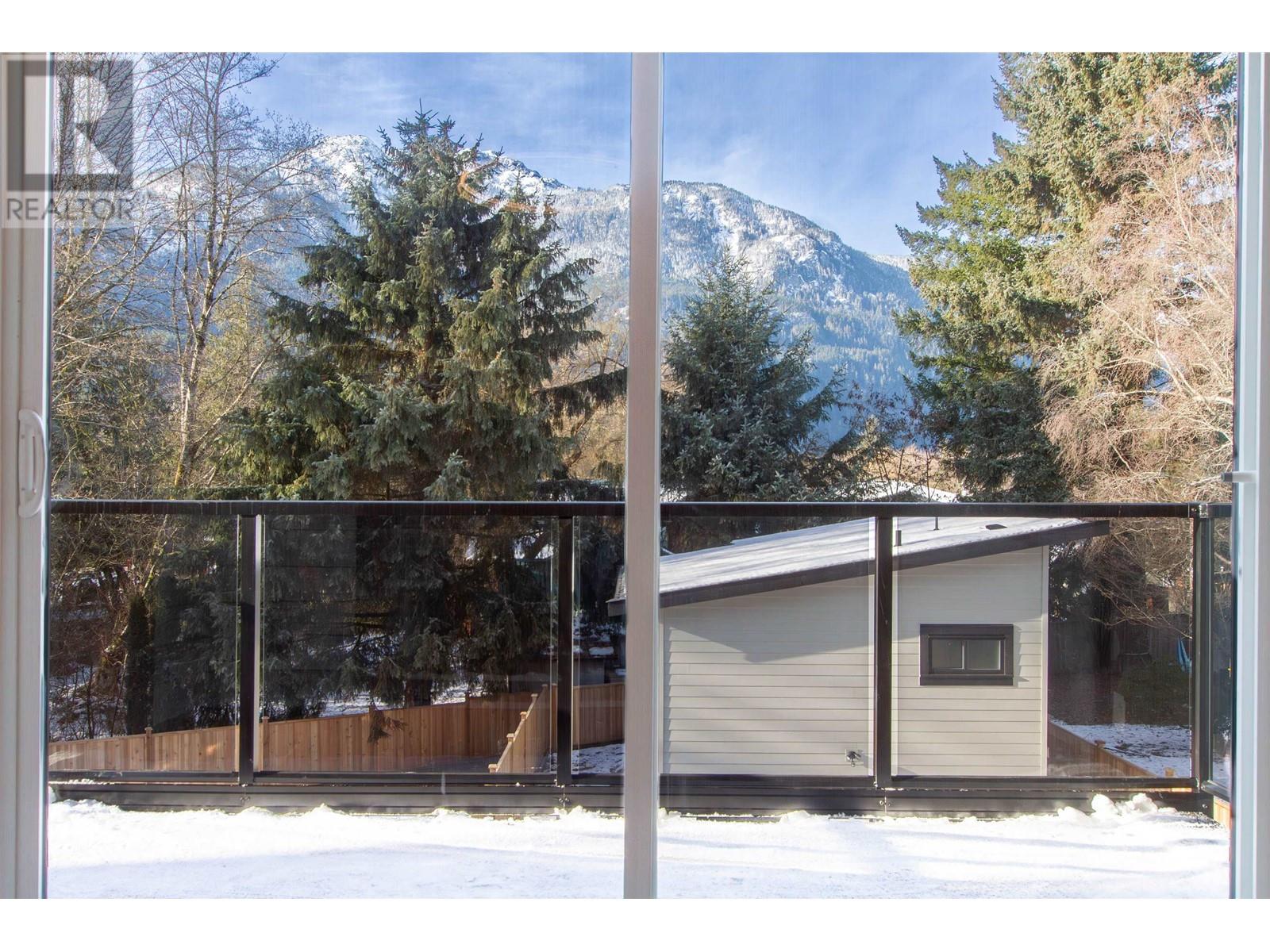 41727 Government Road, Squamish, British Columbia  V0N 1H0 - Photo 13 - R2843673