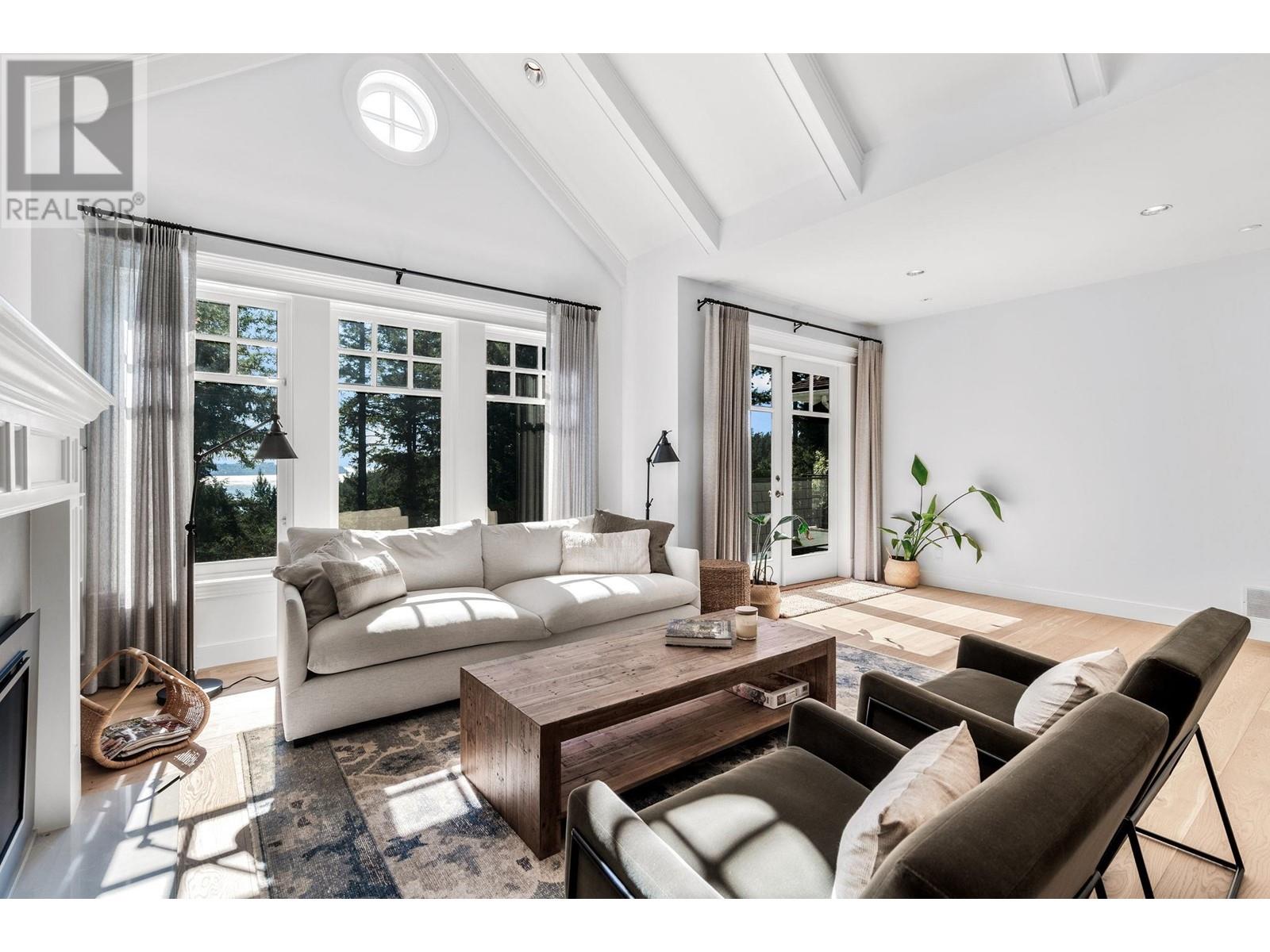 4638 Decourcy Court, West Vancouver, British Columbia  V7W 3J5 - Photo 4 - R2843621
