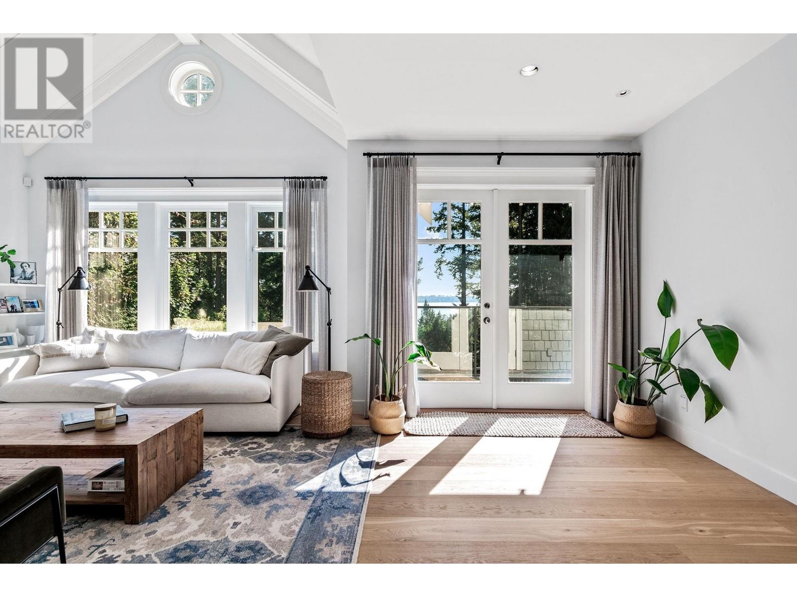 4638 Decourcy Court, West Vancouver, British Columbia  V7W 3J5 - Photo 5 - R2843621