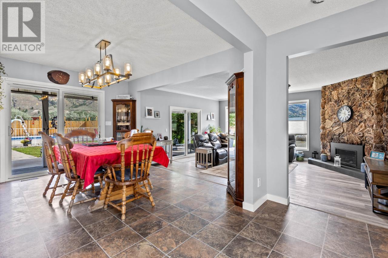 733 Durango Drive, Kamloops, British Columbia  V2C 6Y6 - Photo 3 - 176394