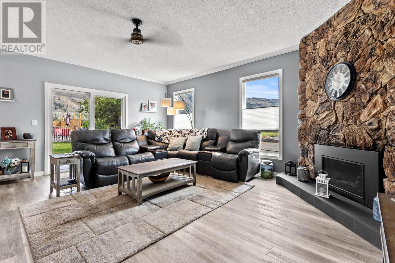 733 Durango Drive, Kamloops, British Columbia  V2C 6Y6 - Photo 5 - 176394