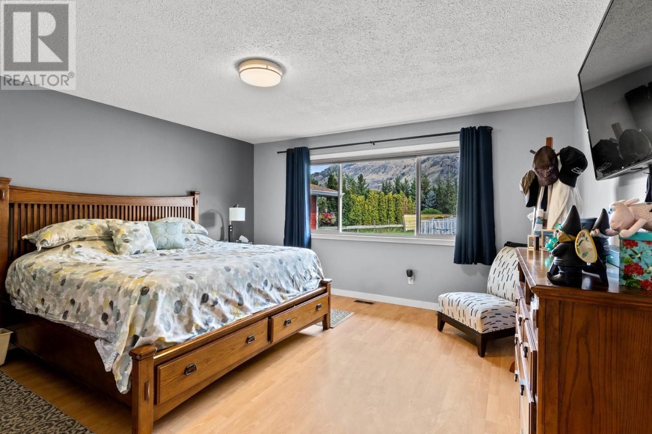 733 Durango Drive, Kamloops, British Columbia  V2C 6Y6 - Photo 6 - 176394
