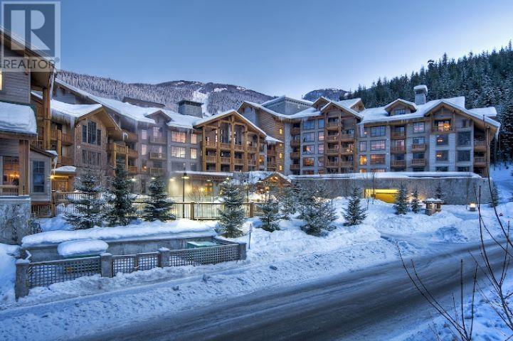 301 2202 Gondola Way, Whistler, British Columbia  V8E 0M7 - Photo 1 - R2843686