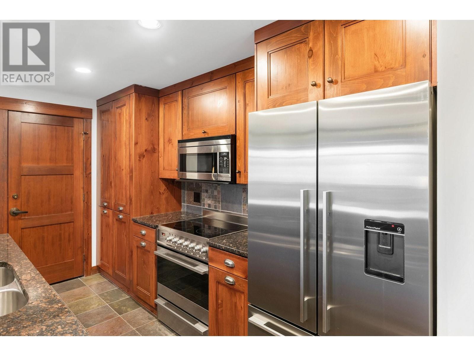 301 2202 Gondola Way, Whistler, British Columbia  V8E 0M7 - Photo 13 - R2843686