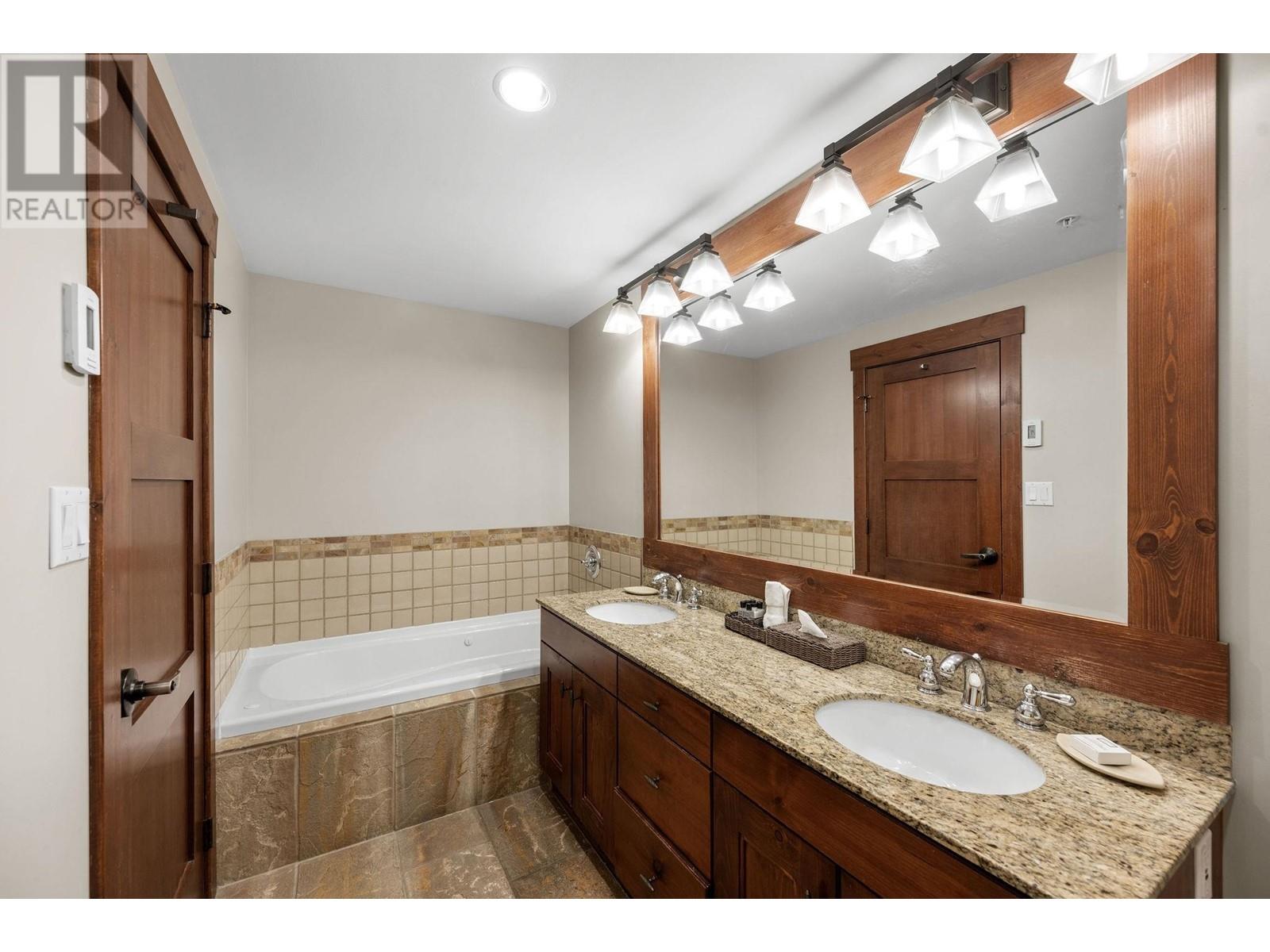301 2202 Gondola Way, Whistler, British Columbia  V8E 0M7 - Photo 22 - R2843686
