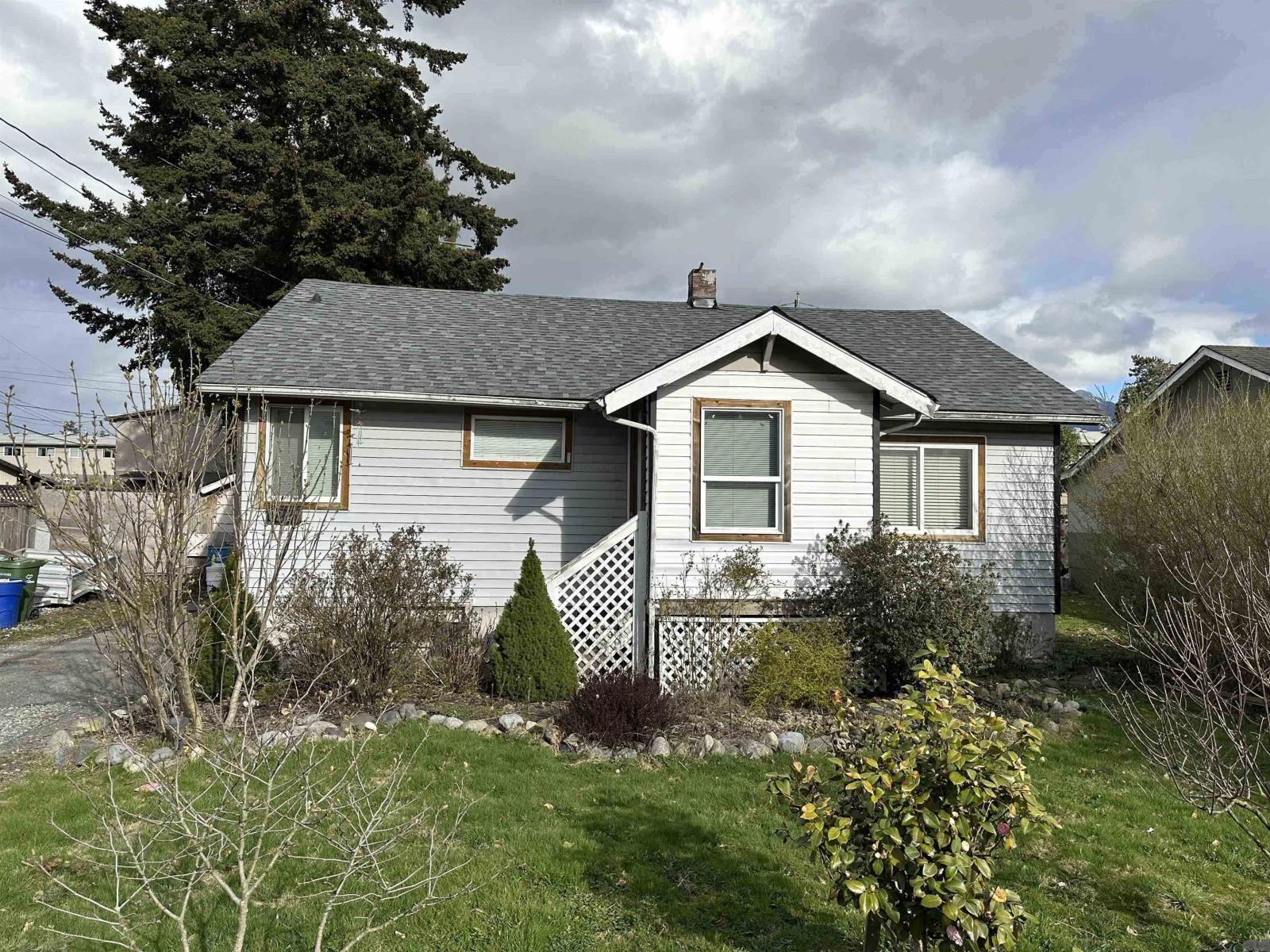 9244 Hazel Street, Chilliwack, British Columbia  V2P 5N6 - Photo 1 - R2843433
