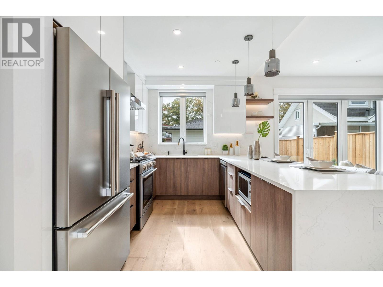 2 2846 Mcgill Street, Vancouver, British Columbia  V5K 1H6 - Photo 14 - R2843799