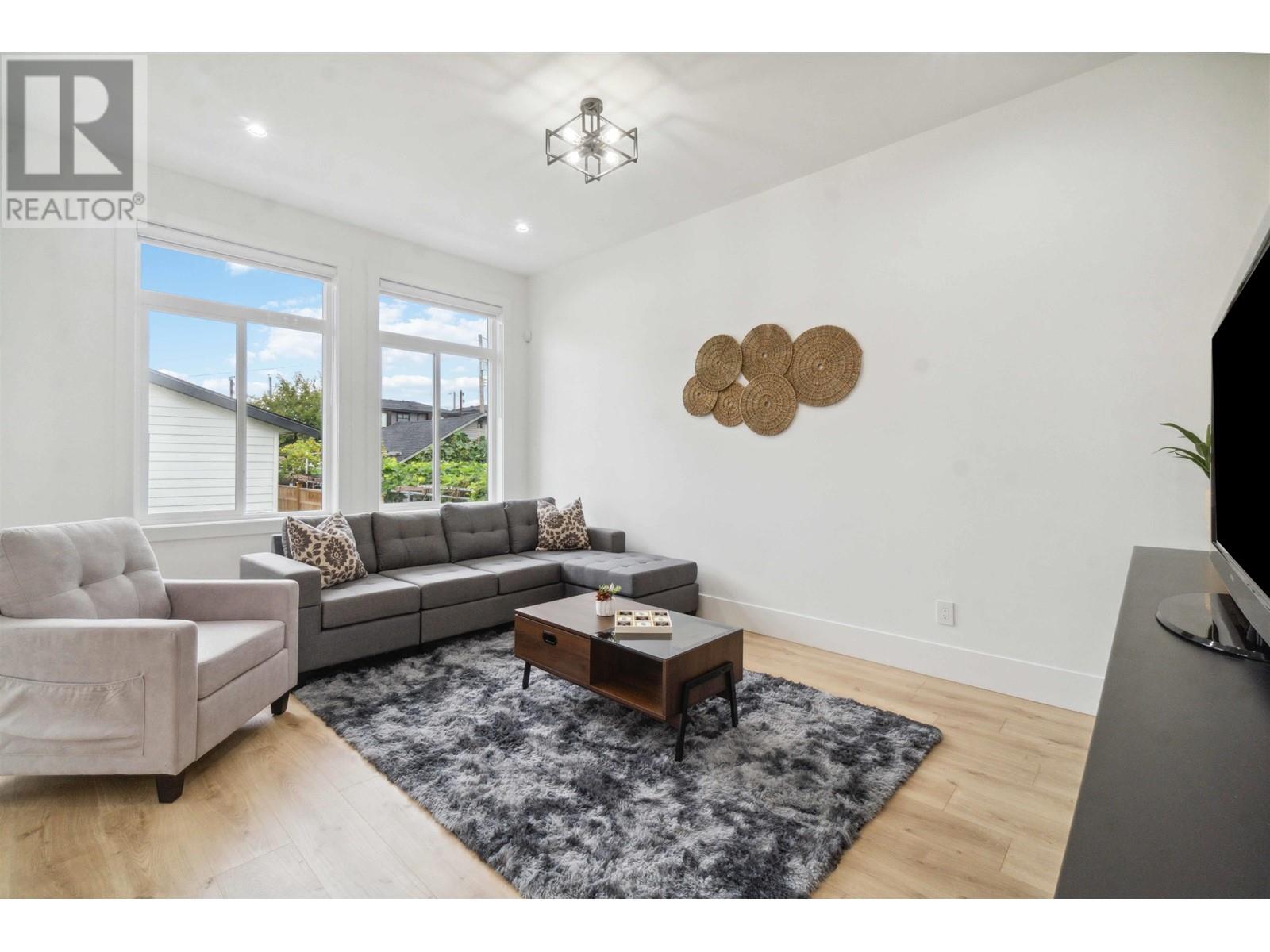 8155 12th Avenue, Burnaby, British Columbia  V3N 2L3 - Photo 17 - R2843896