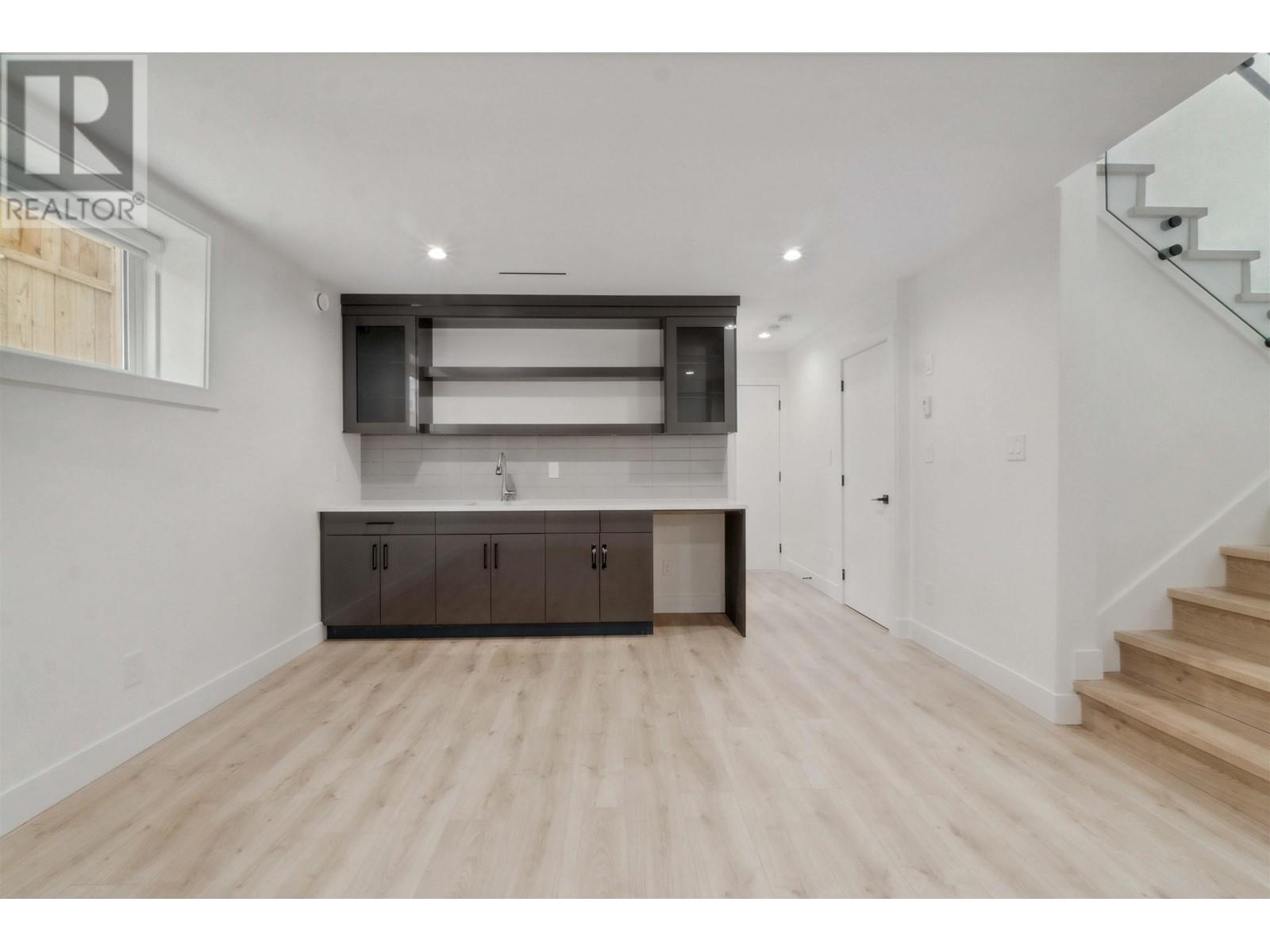 8155 12th Avenue, Burnaby, British Columbia  V3N 2L3 - Photo 23 - R2843896